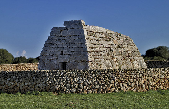 Naveta des Tudons - Villas Etnia